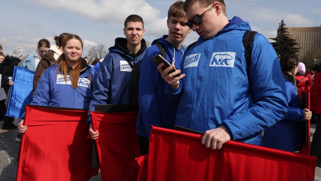 Kremlin’s Youth Monitoring Plan Moves “Snitching” Tactics Online
