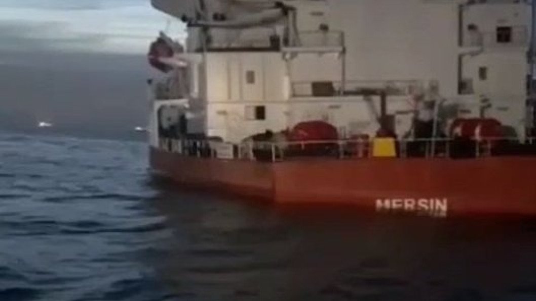 Petrolero de la Flota Sombra rusa se hunde misteriosamente frente a Senegal