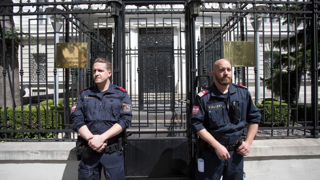 Austria Expels Three Russian Diplomats Over Suspected “Antenna Forest” Spy Hub