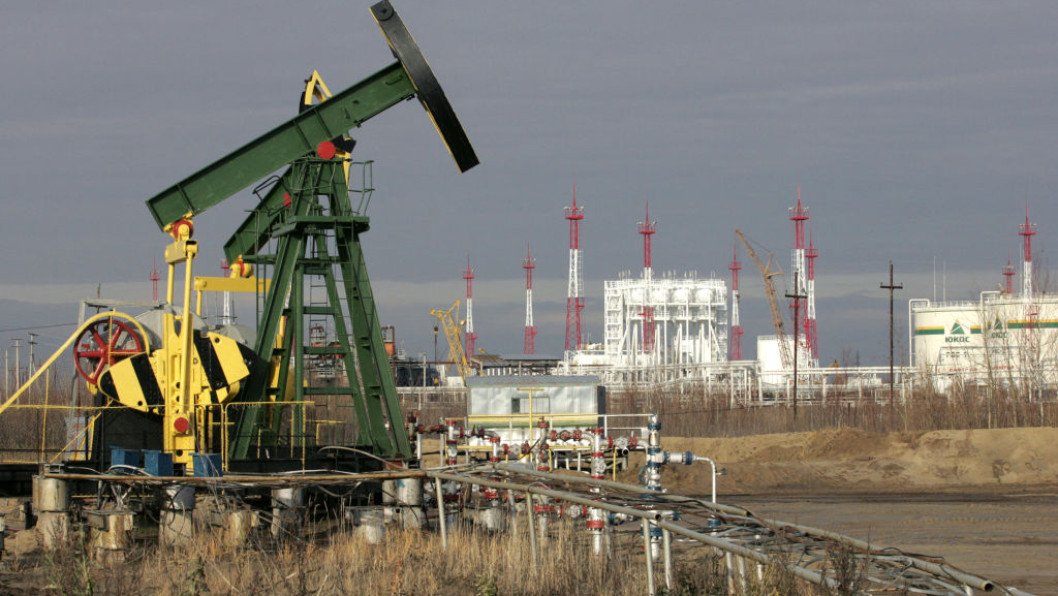 Russia’s Fossil Fuel Revenues Collapse 27% Amid Ukraine War in Year Four