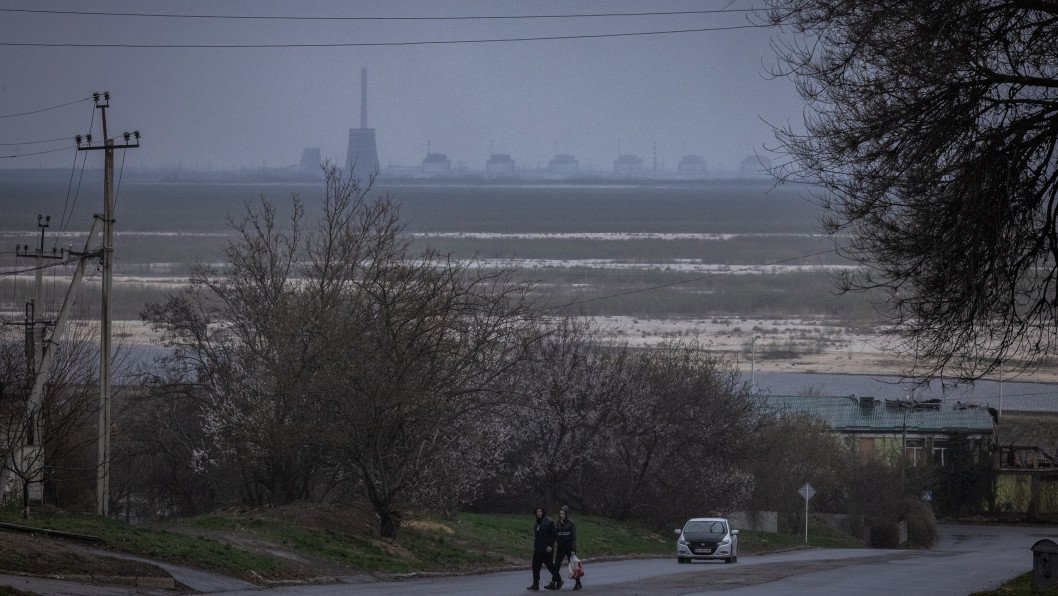Russia Detains at Least 13 Zaporizhzhia Nuclear Plant Workers, Energoatom Reports