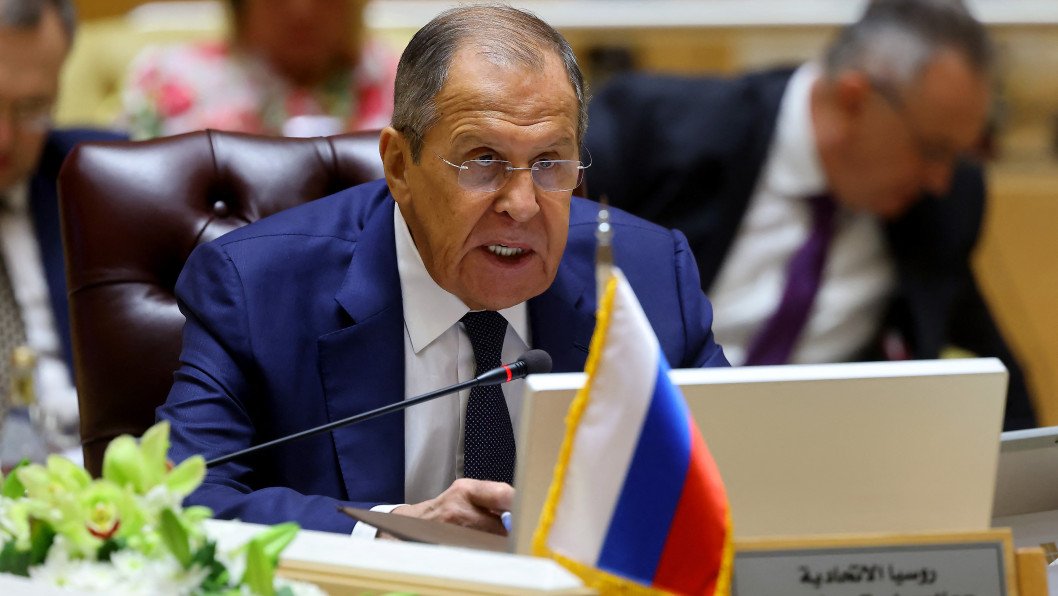 While Moscow’s Refinery Continues to Burn, Russia Vows More Massive Strikes on Ukraine