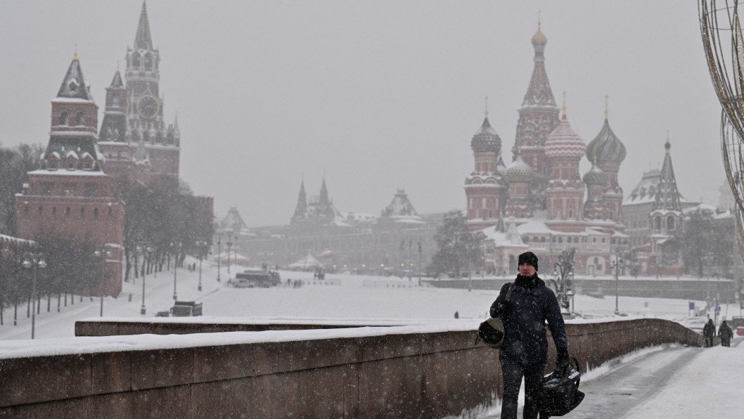Russia Claims France and United Kingdom Are Planning to Arm Ukraine With Nuclear Weapons