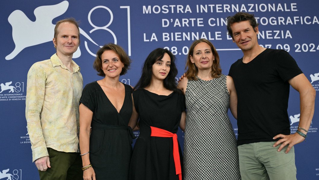 Venice Film Festival Premieres “Russians at War,” Director Claims “No War Crimes Observed”