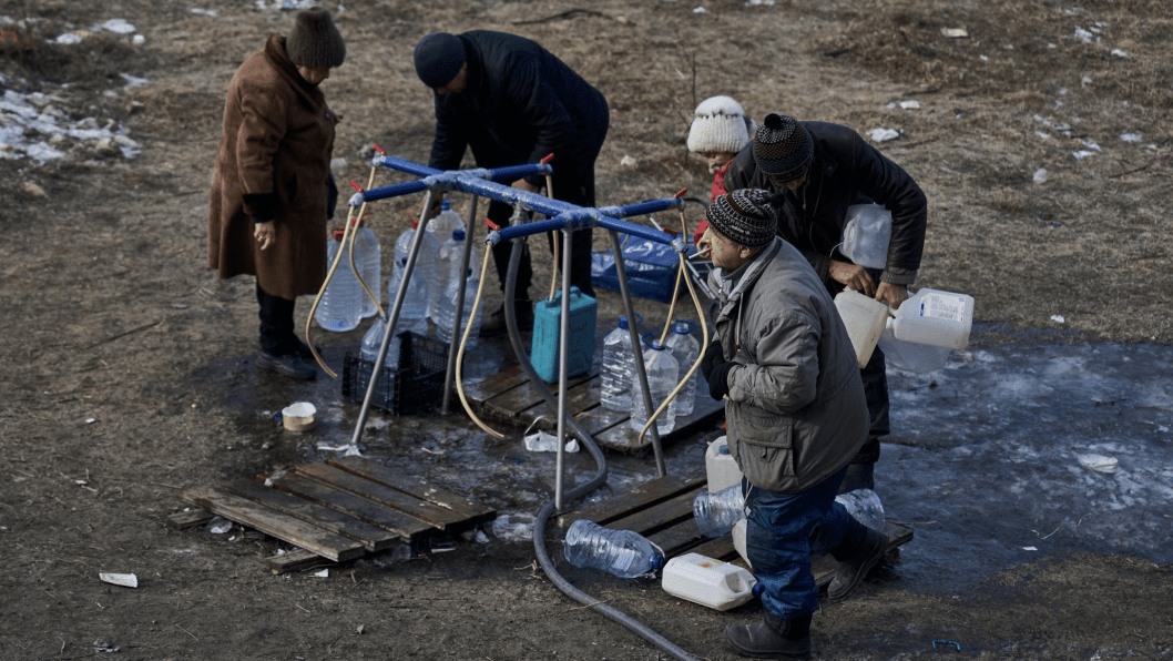 Residents in Russian-Occupied Donetsk Melt Snow for Drinking Water Amid Deepening Crisis