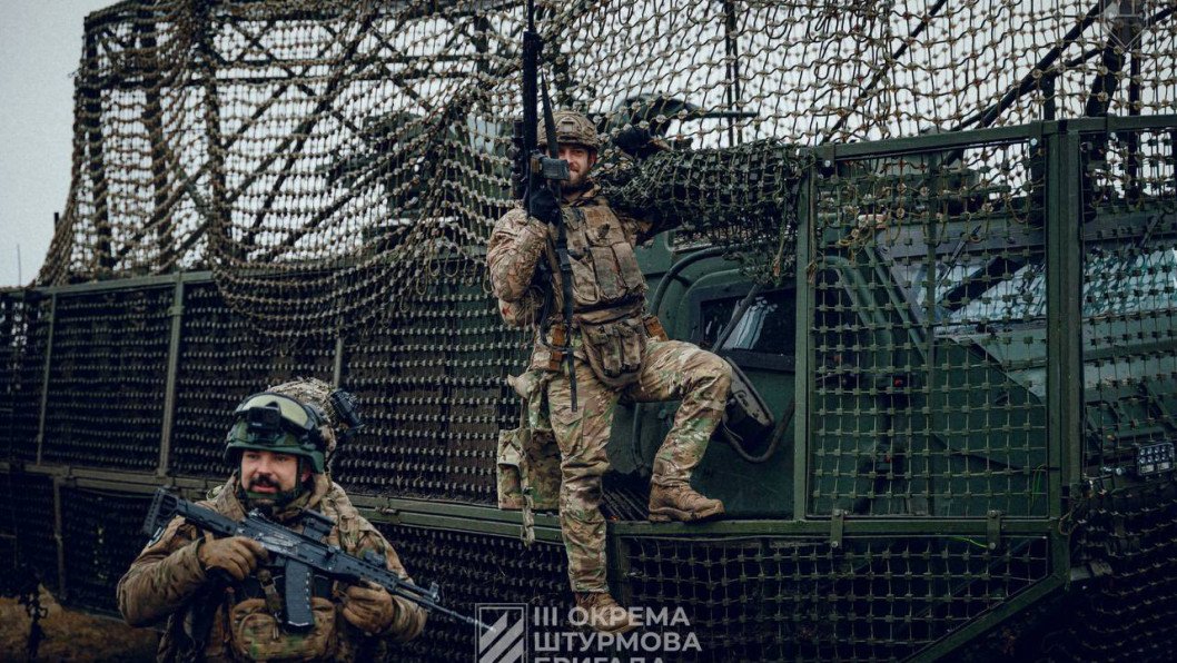 Why Standard NATO Armor Isn’t Enough—and How Ukraine Is Fixing It: Patria 6×6