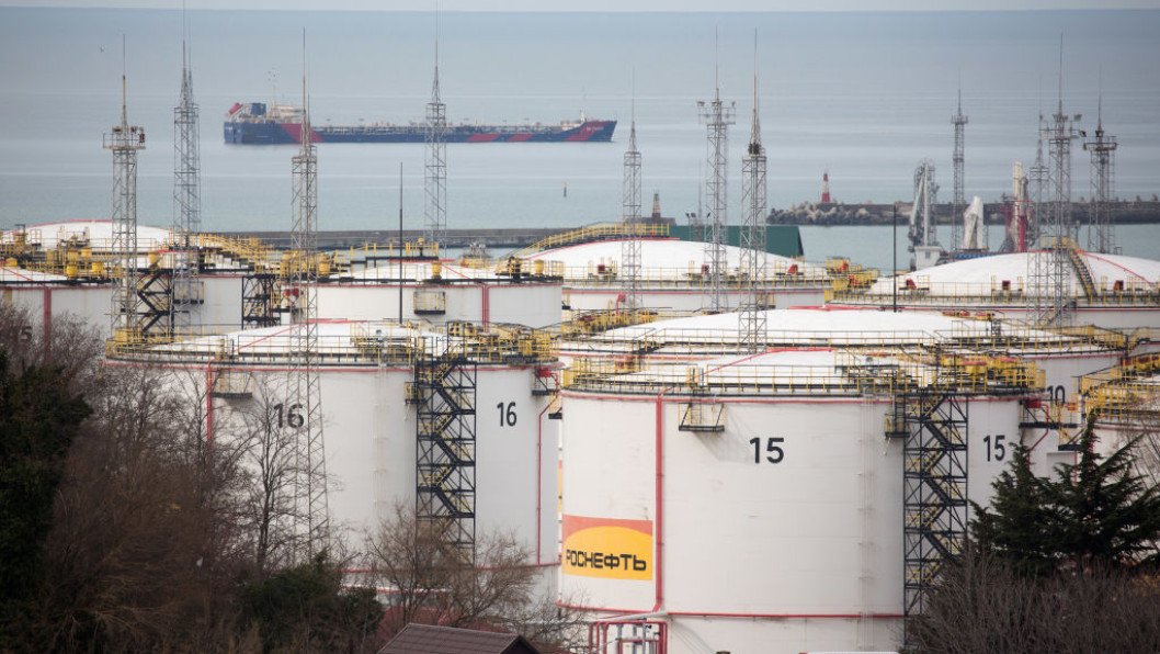 Russian Baltic Port Oil Shipments Fall 31% After Targeted Ukrainian Strikes