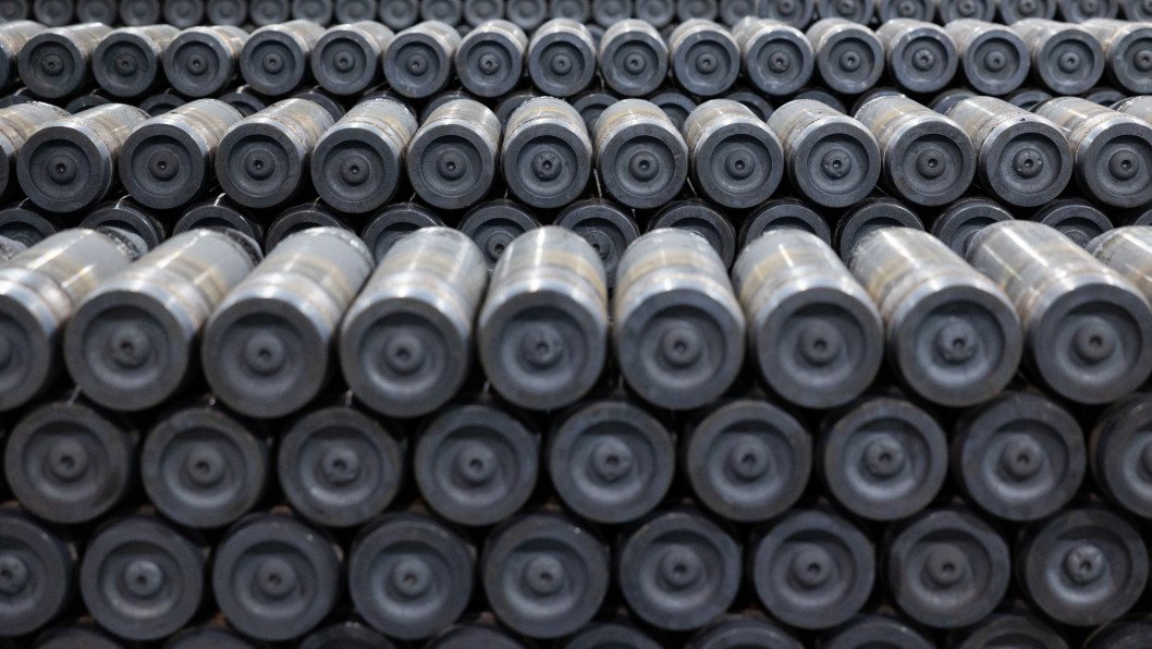 Pentagon Goes Full Throttle: America’s Ammo Factories Enter Wartime Mode, Aiming for 100,000 Shells Monthly