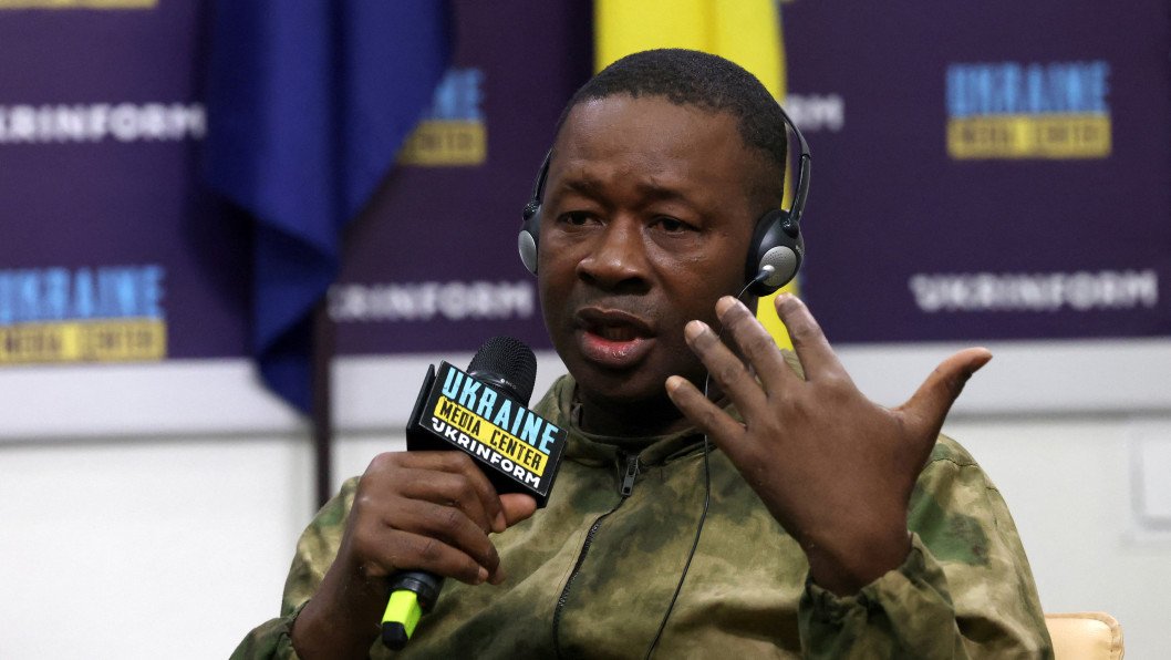 «Tengo suerte de estar vivo»: Un nigeriano cautivo denuncia las mentiras rusas, vídeo