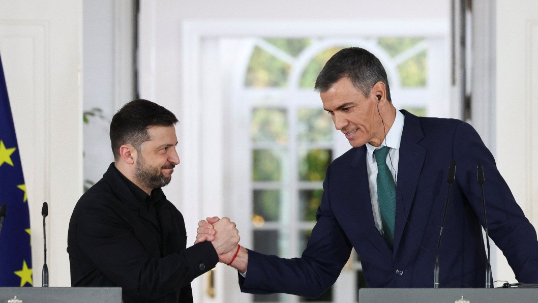 España se compromete a donar 946 millones de dólares a Ucrania y planea destinar 1.160 millones de dólares anuales en ayuda de seguridad