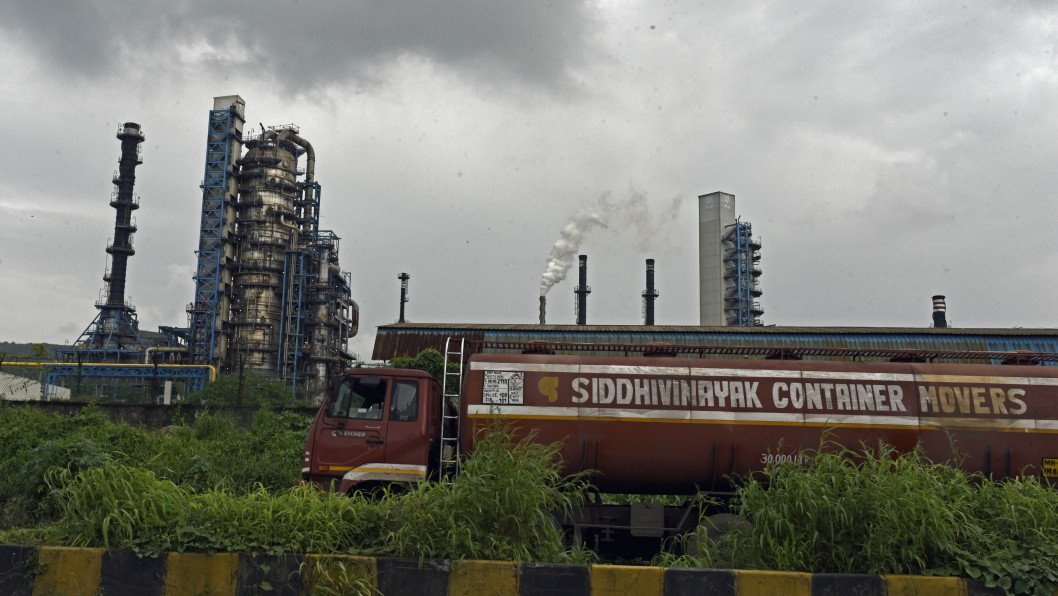 India’s Refiners Drop Russia, Pivot to US and Gulf Crude After Sanctions Take Effect