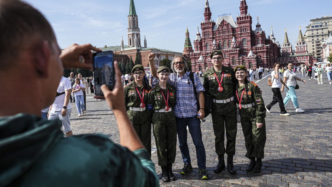 Russian Troops Accused of Using Civilians as Human Shields in Yampil Sabotage Operation