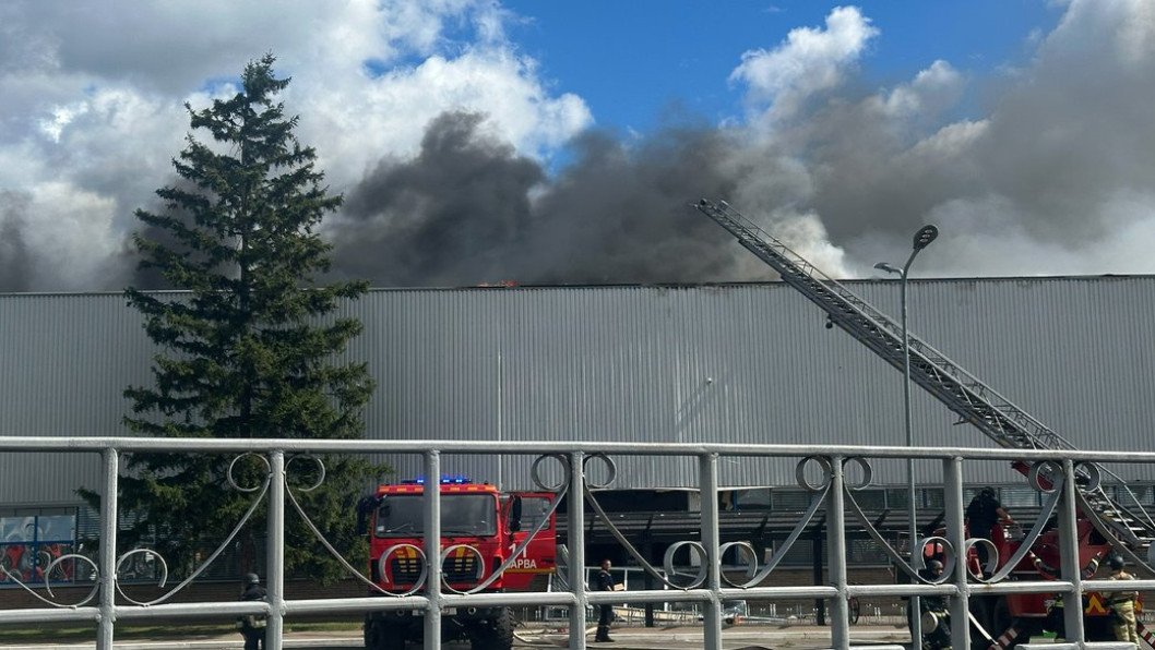 British American Tobacco Factory in Chernihiv Region On Fire After Russian Attack