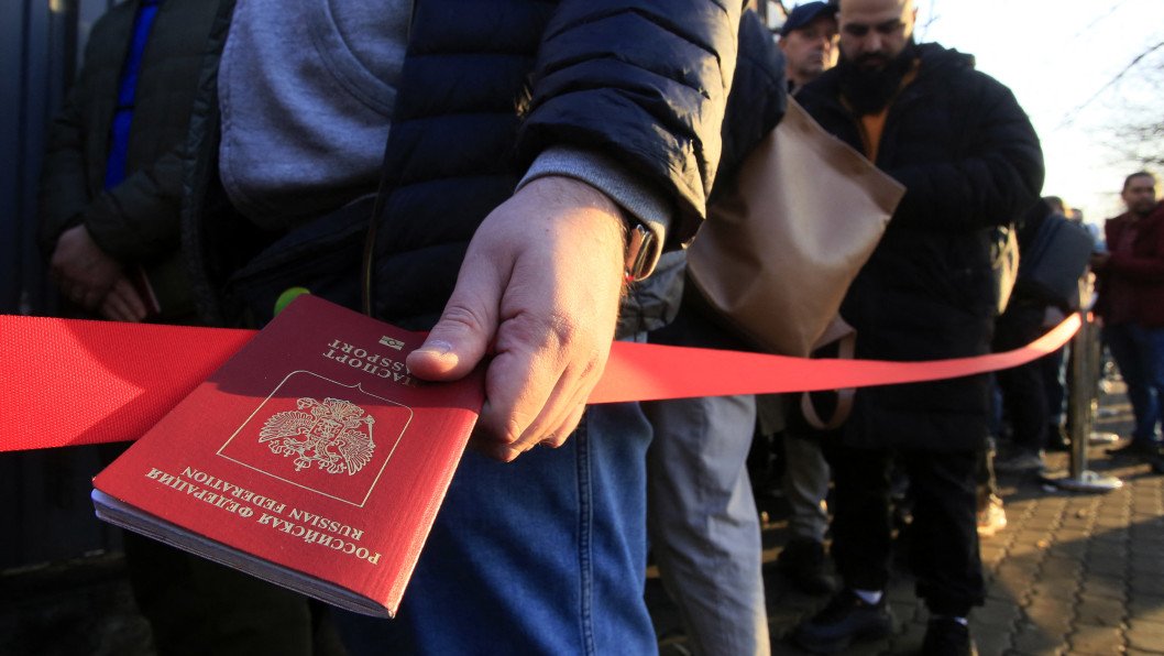 Russia Begins Denying Foreign Passports to Men as Mobilization Fears Grow
