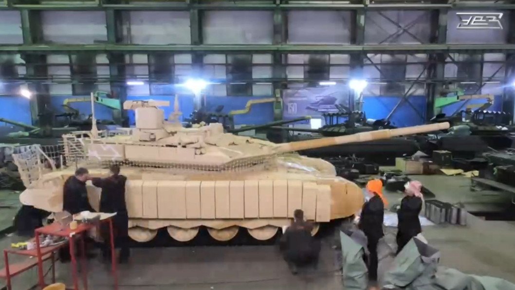 Russia Runs Out of Tanks—Deploys Expo Model T-90MS From Dubai Show to Ukraine