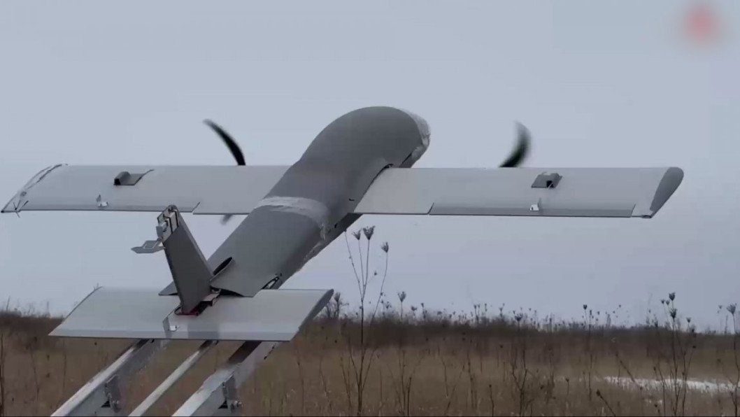 Ukrainian Military Eliminate Russian Molniya Drone Operators Using New Tactic, Video