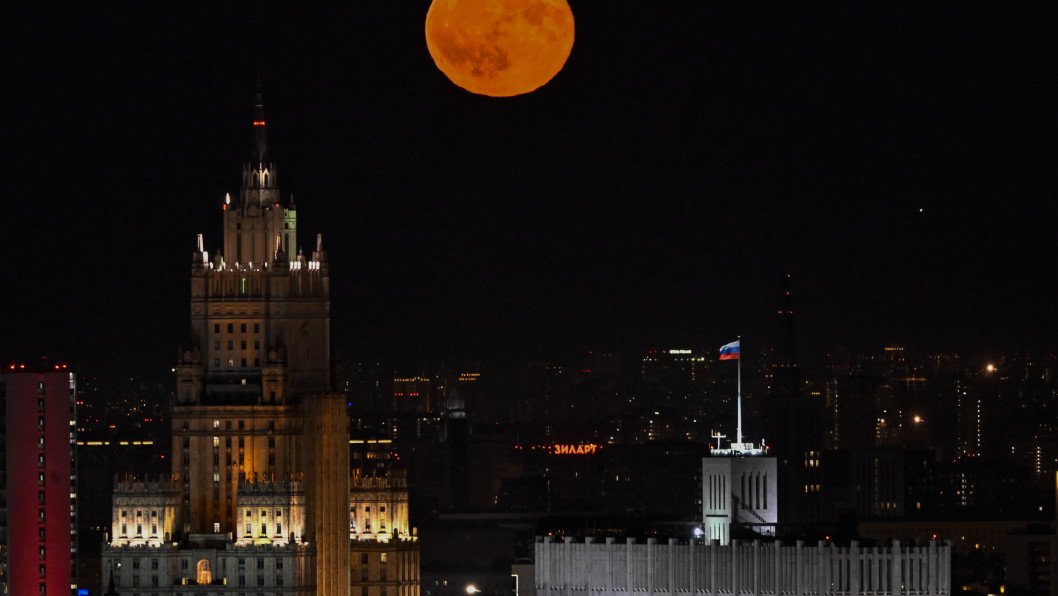 Russia Restates Ultimatum on Ukrainian Territory Ahead of Trump–Putin Alaska Summit