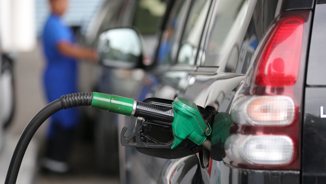 Russia Cuts Off Diesel Exports After Drone Attacks Strain Domestic Fuel Market