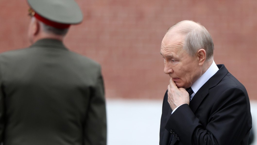 Putin Bans Gasoline and Aviation Fuel Exports as Russia’s Fuel Crisis Hits the Pump