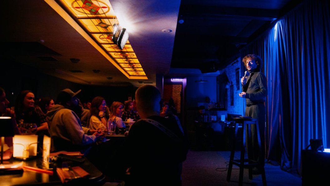 Step Into Kyiv’s Underground Standup Scene, Where the Sirens Don’t Stop the Show