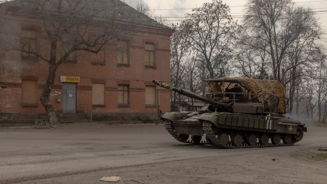 Ukraine Encircles Russian Troops, Liberates 175 km² in Major Counteroffensive Push