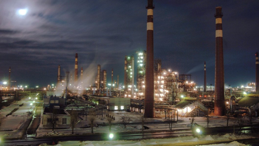 Russia’s Second-Largest Oil Refinery Suspends Operations After Ukrainian Drone Strikes