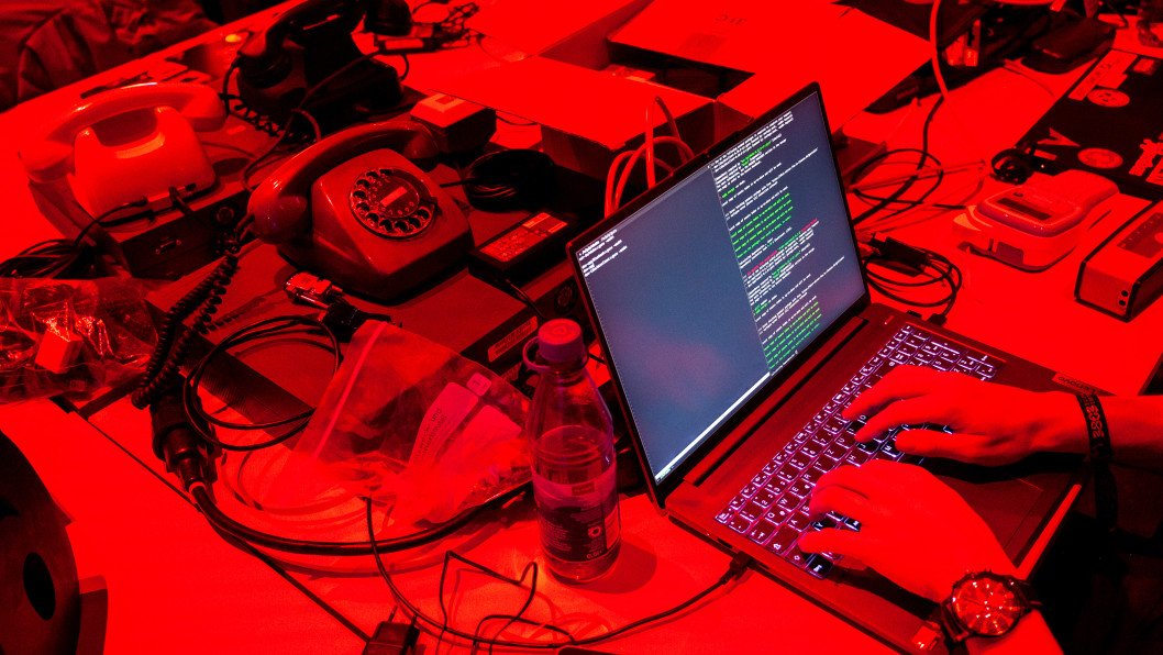 Russian State-Linked Hackers Launch Global WhatsApp Scam Targeting Ministers