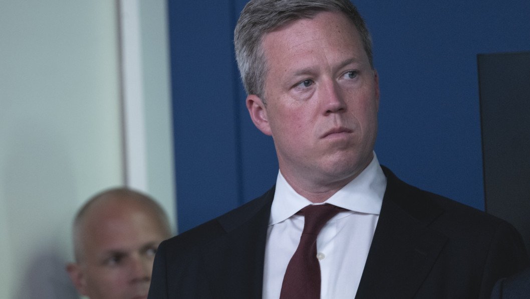 Secret Abu Dhabi Talks: US Army Secretary Meets Russian Officials Amid Push for Ukraine Peace Deal