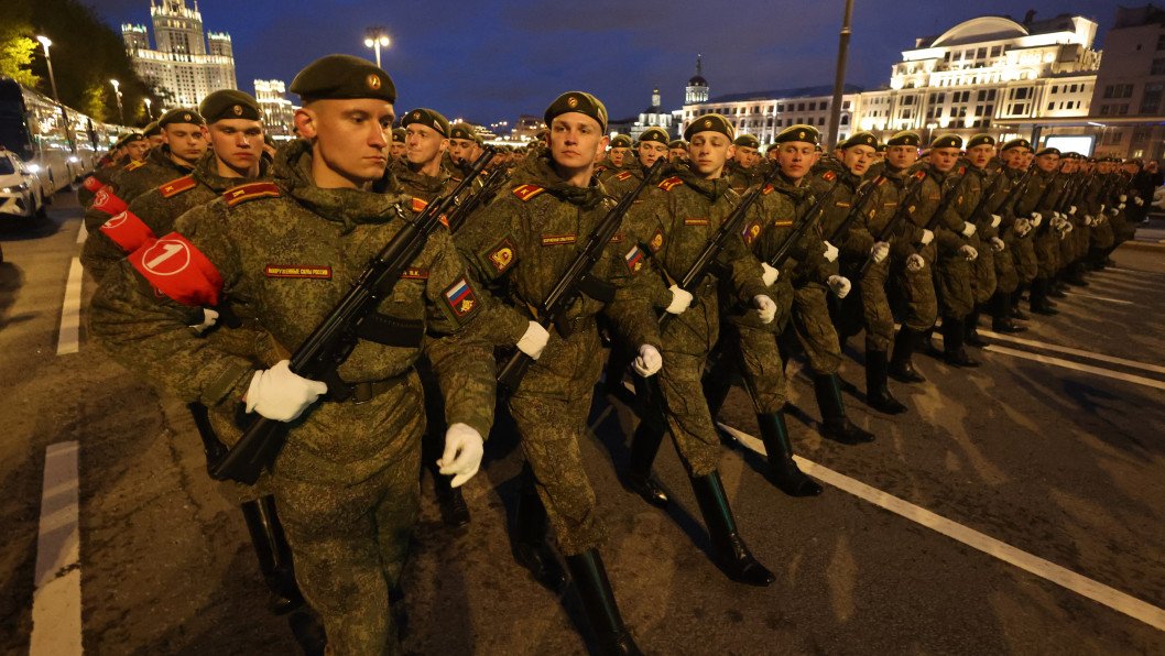 Russian Troops Abandon Positions on Kinburn Spit Following Ukrainian Supply Line Cuts