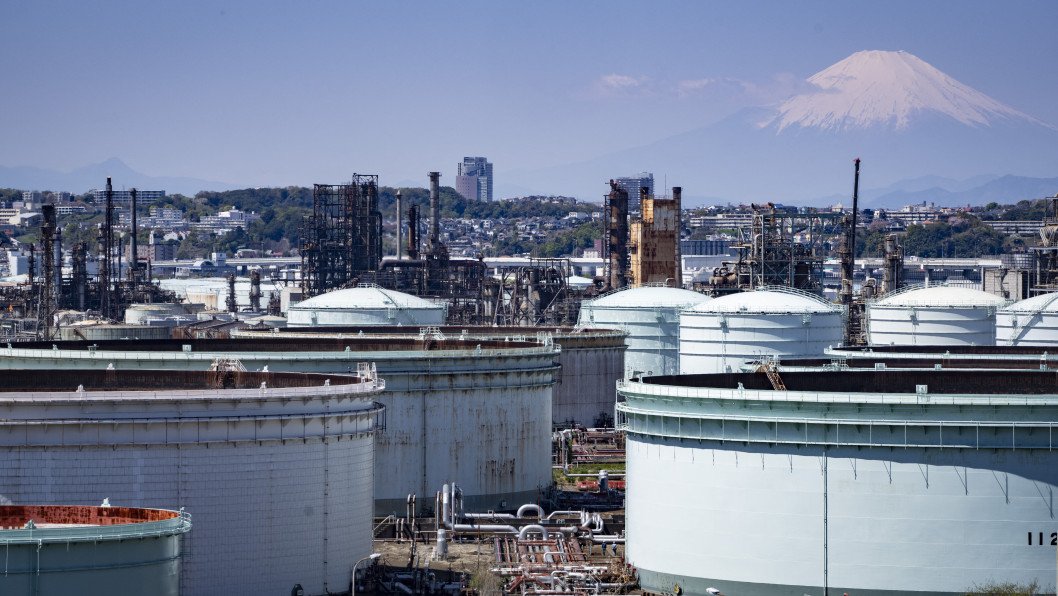 Russia to Import 200,000 Barrels of Japanese Aviation Fuel via Ship-to-Ship Transfer