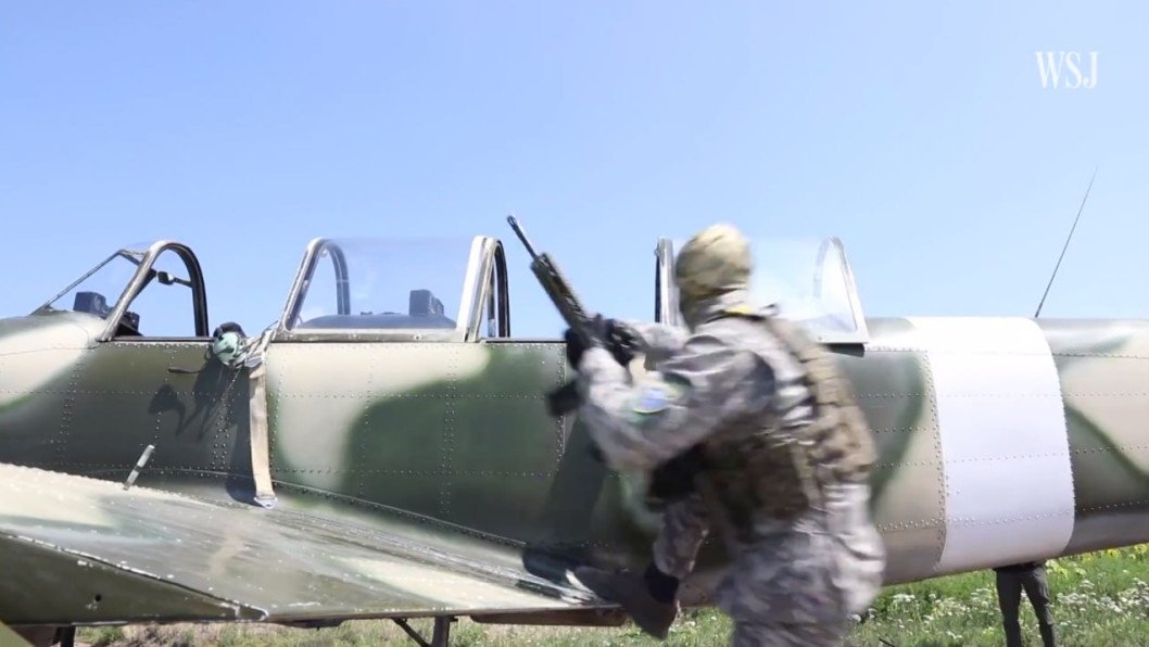 Ukraine’s Flying Shotguns: How Ukraine Turns Soviet-Era Yak-52s Into WWI-Style Interceptors