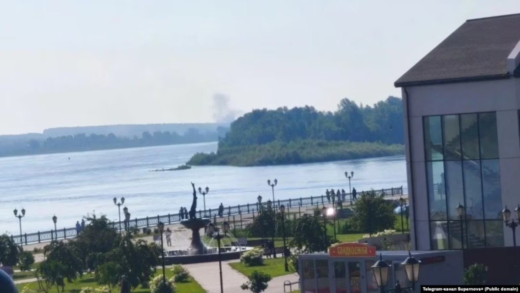 Ukraine Hits Russia’s Strategic Fuel Reserve 1,300 km Behind the Front