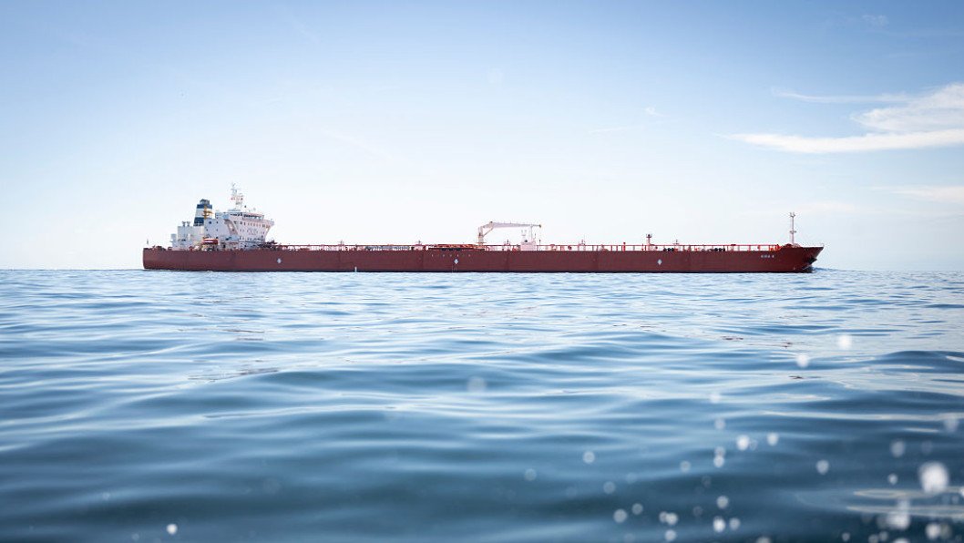 Putin Equates Western Interceptions of Sanctioned Vessels to Piracy, Demands Naval Response