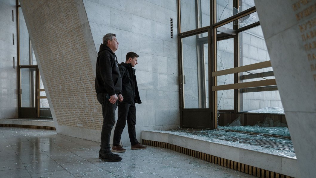 Russian Shelling Damages Kyiv WWII Museum at Foot of Motherland Monument