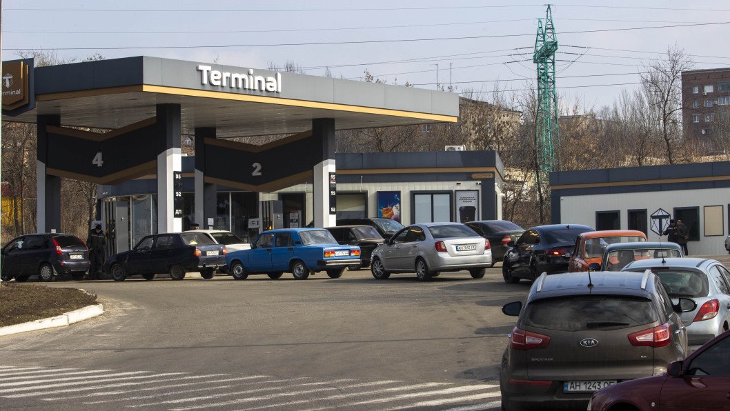 Fuel Supplies Run Dry in Temporarily Occupied Donetsk as Russian Military Units Struggle to Refill