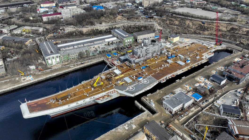 Russia Puts Its Only Aircraft Carrier Admiral Kuznetsov Up for Sale—Smoke, Leaks, and Delays Included
