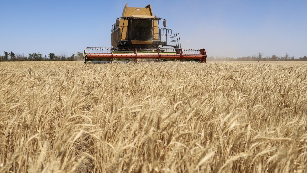 Grain Looting and Sanctioned Oil Trade: Ukraine Exposes Russia-Linked Illegal Maritime Network