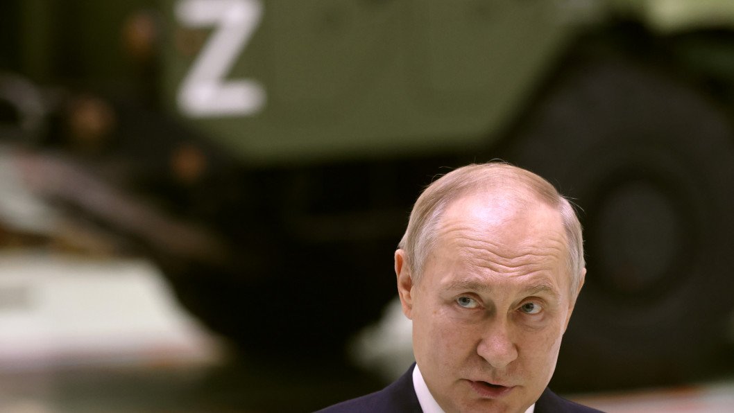 Russian Security Elites Reportedly Push Putin to Impose Martial Law After Duma Vote