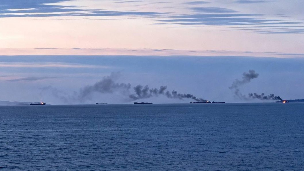 Russia Is Losing the Sea of Azov as Ukraine Hits 105 Shadow Fleet Vessels in 8 Days
