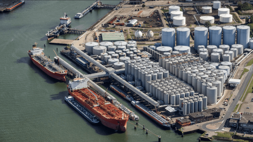 Ukraine’s Refinery Strikes Force Russia to Import Fuel From South Korea