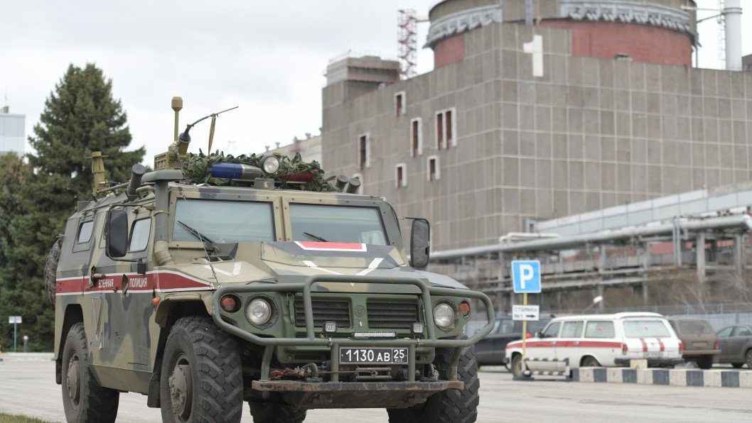 Ucrania condena el uso por parte de Rusia de la central nuclear de Zaporizhzhia como escudo militar y advierte del riesgo de una catástrofe nuclear