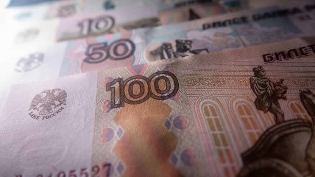 Russia’s War Economy Falters as Civilian Industries Slide Into Deep Decline