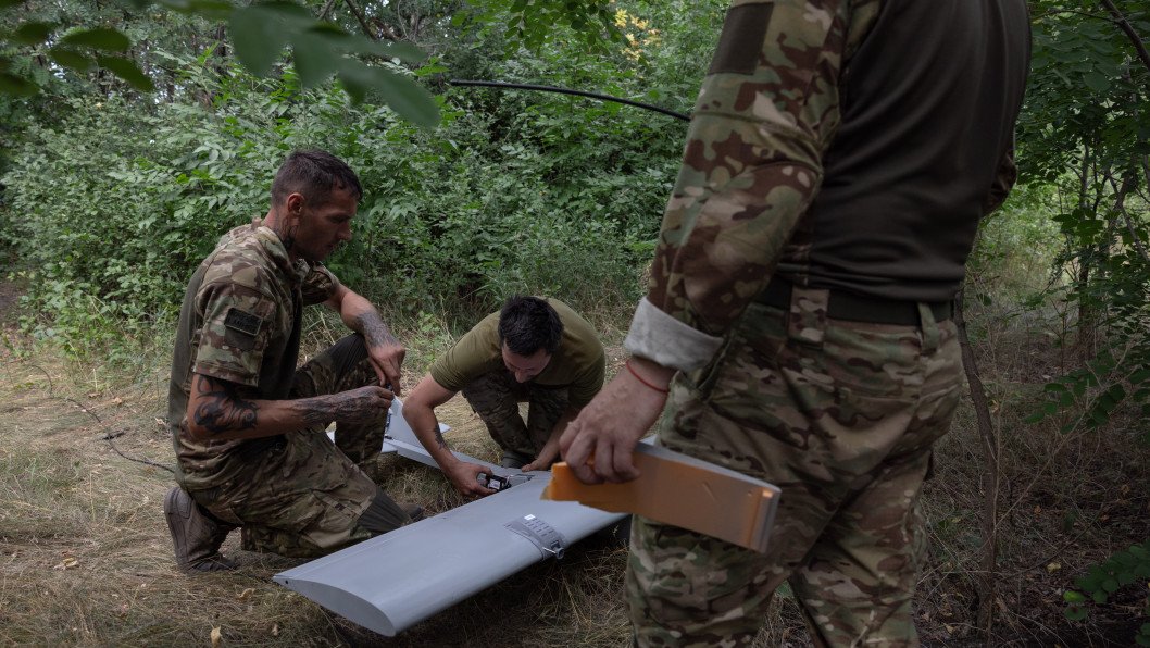 Ukraine Cancels Drone Missions as Starlink Restrictions Disrupt Battlefield Communications