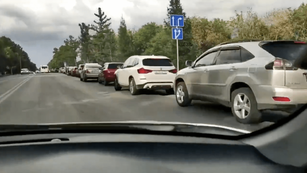 Fuel Queues Reported Across Russia’s Omsk Region After Ukrainian Strike on Largest Refinery