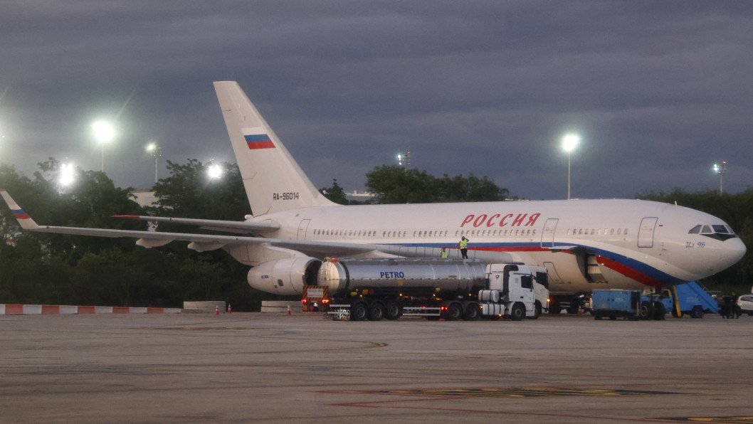 Putin’s Alaska Flight Has a History—and It Involves Hundreds of Kilos of Cocaine