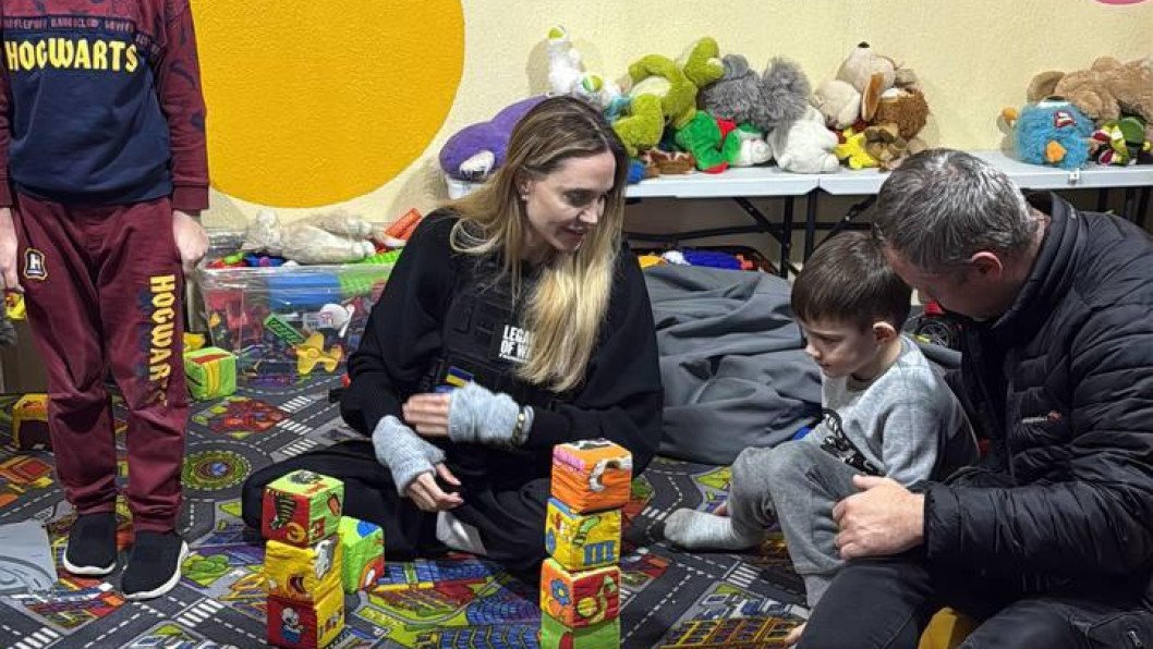 Angelina Jolie Makes Humanitarian Visit to Kherson Amid Ongoing Russian Attacks