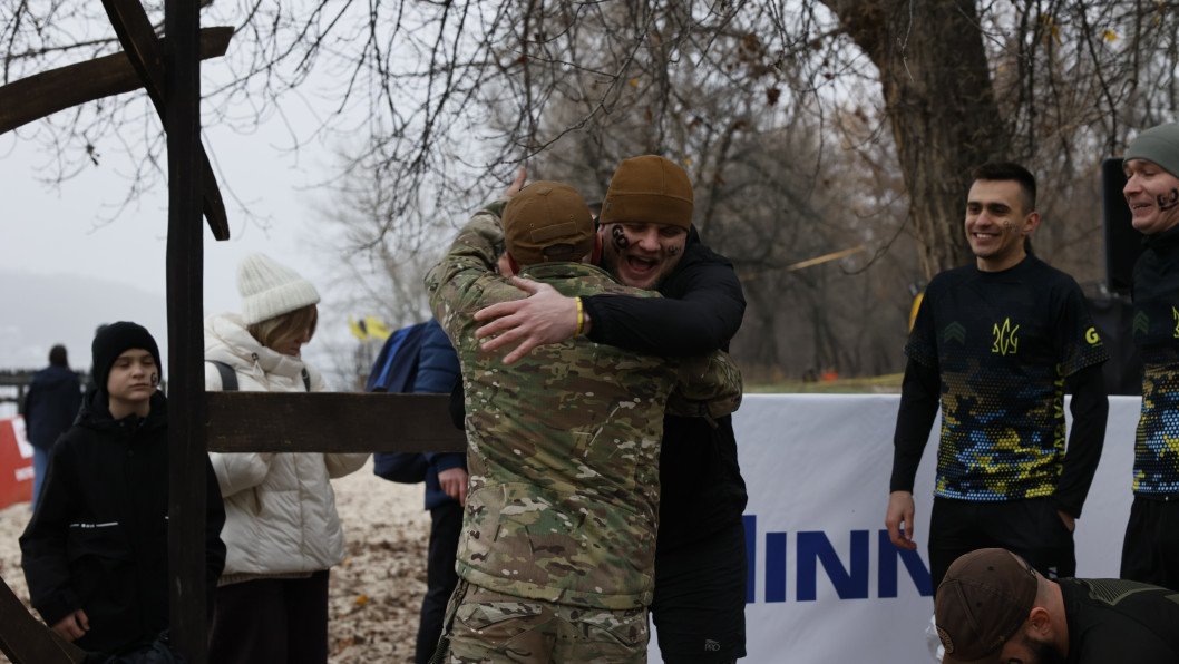 Wild Race in Kyiv Brings Together Soldiers, Athletes, and Civilians for Extreme Obstacle Challenge