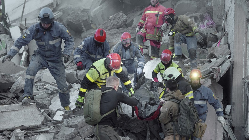 Search Operations End in Kyiv With 24 Killed and 48 Injured in Russian Attack