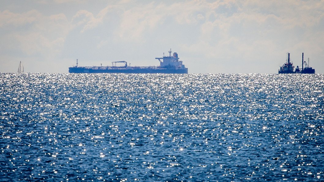 China Welcomes Russia’s Sanctioned Shadow Fleet LNG Tankers, Reuters Reports