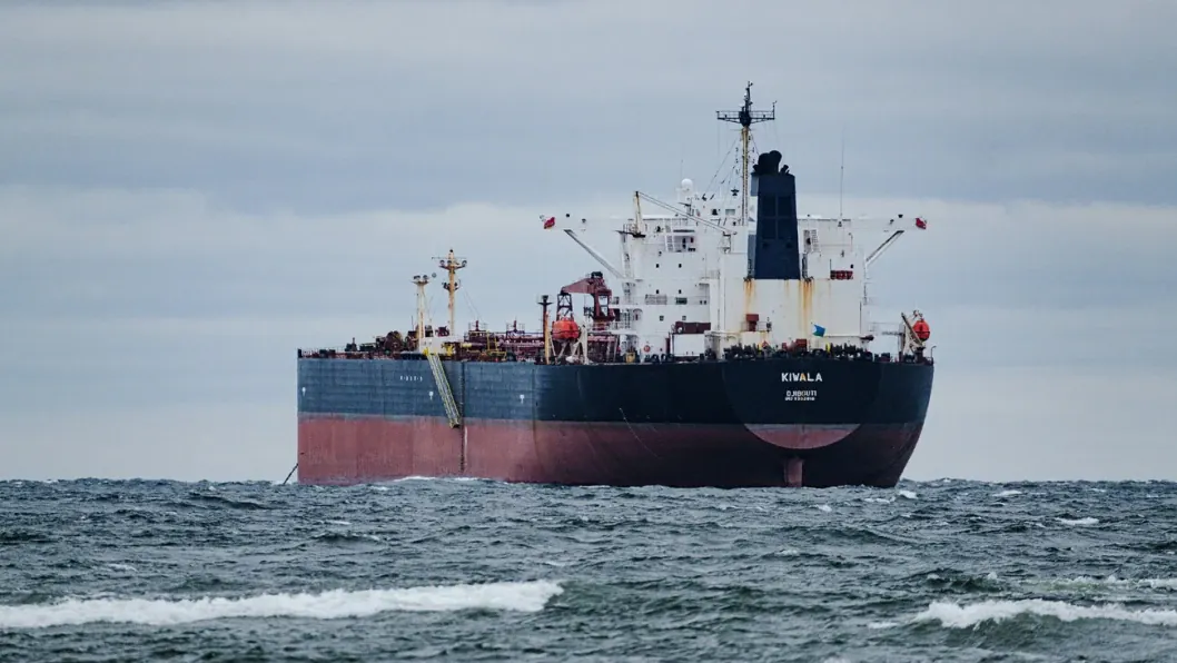 Russian Su-35 Violates Estonian Airspace During Shadow Fleet Tanker Incident